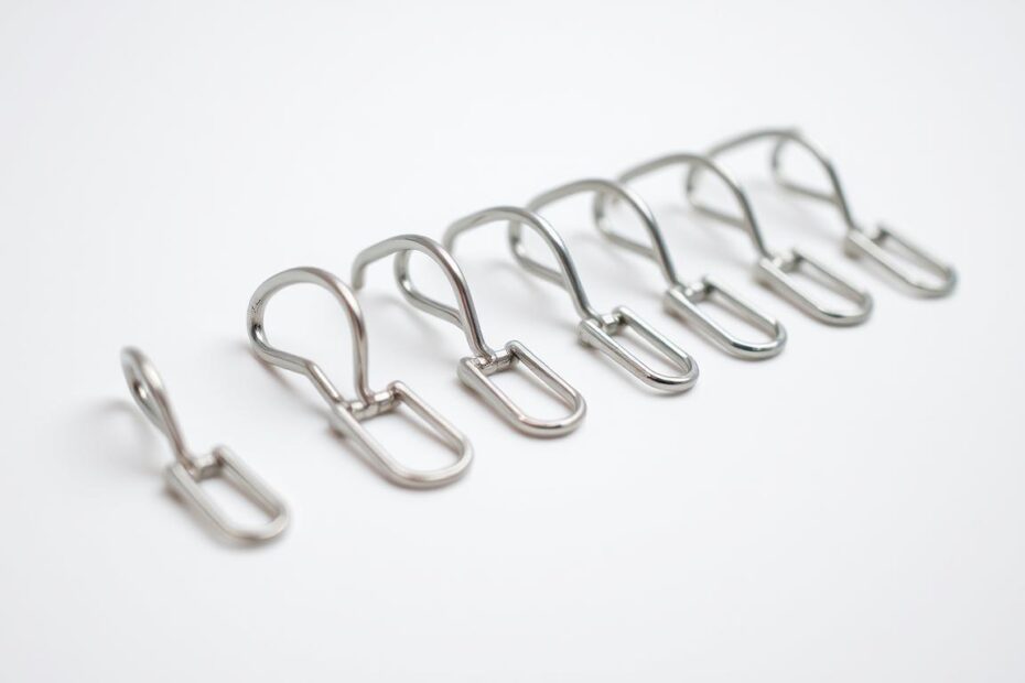 Jak zamontować agrafki do zasłon